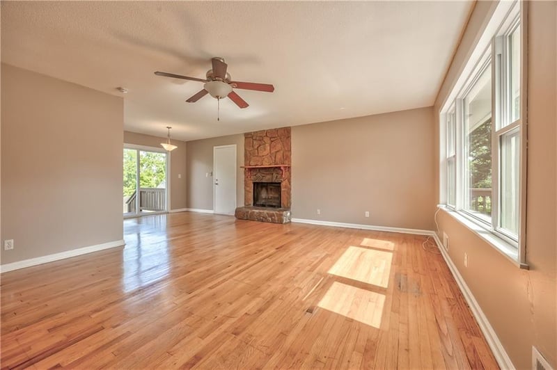 5226 Garner Ln, Merriam, KS 66203