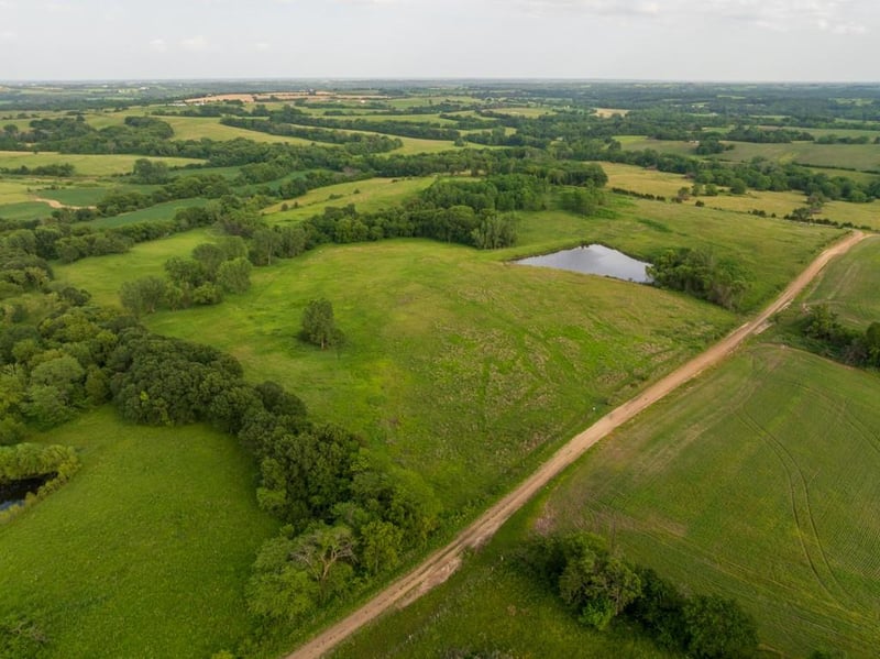 Ivy Ave, Grant City, MO 64499