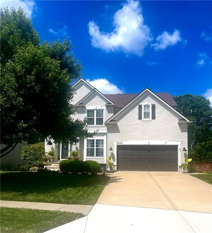 15662 Blackfeather St, Olathe, KS 66062