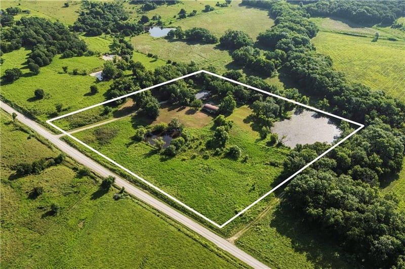 599 Kanza Rd, Yates Center, KS 66783
