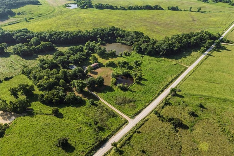 599 Kanza Rd, Yates Center, KS 66783