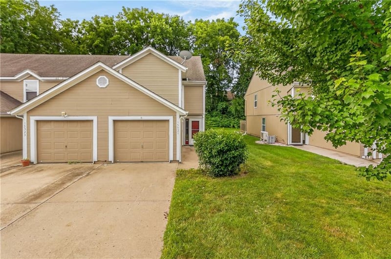 15521 48th St, Kansas City, MO 64136