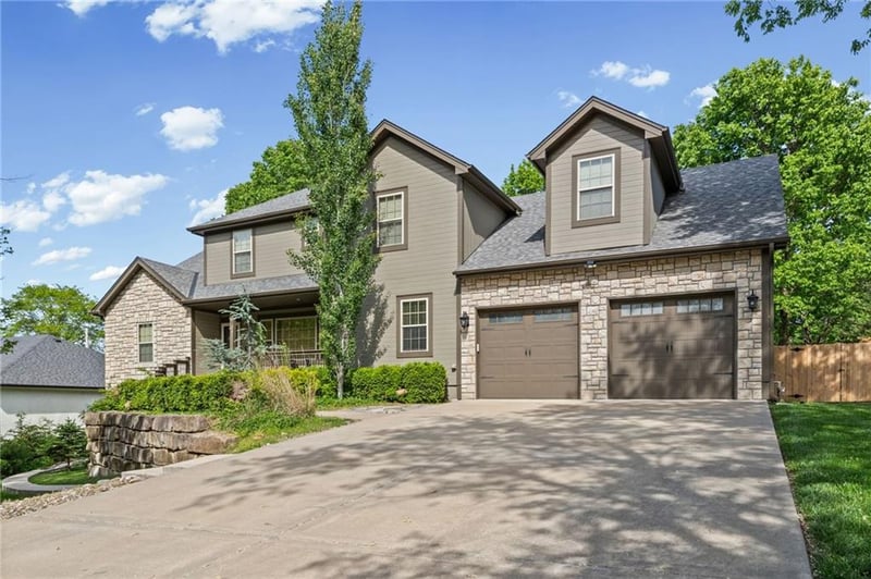 8119 Venita St, Weatherby Lake, MO 64152