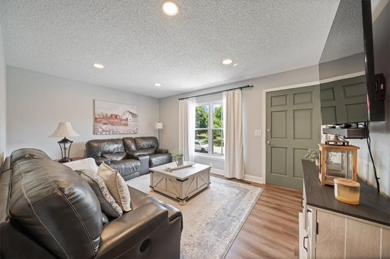8412 Atkins Ct, Kansas City, MO 64153