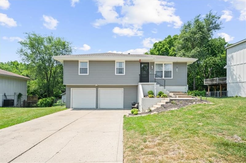 8412 Atkins Ct, Kansas City, MO 64153