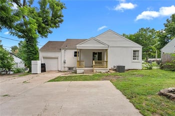 6804 Raytown Rd, Kansas City, MO 64133