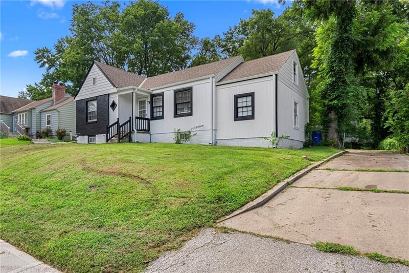 6804 Raytown Rd, Kansas City, MO 64133