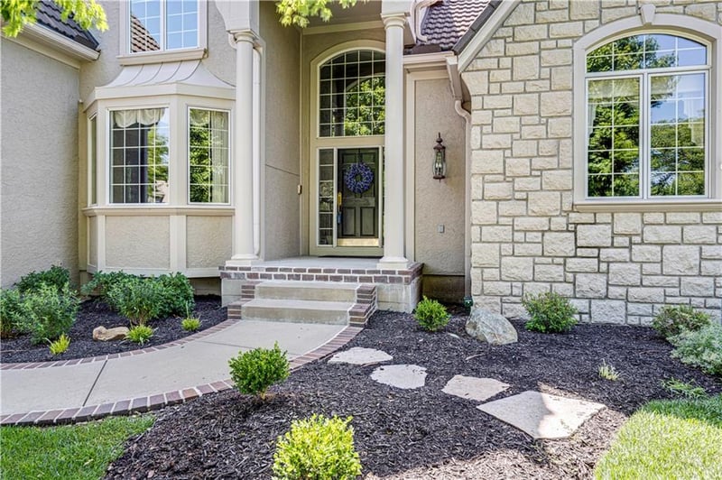 10853 Cedar Niles Cir, Olathe, KS 66061
