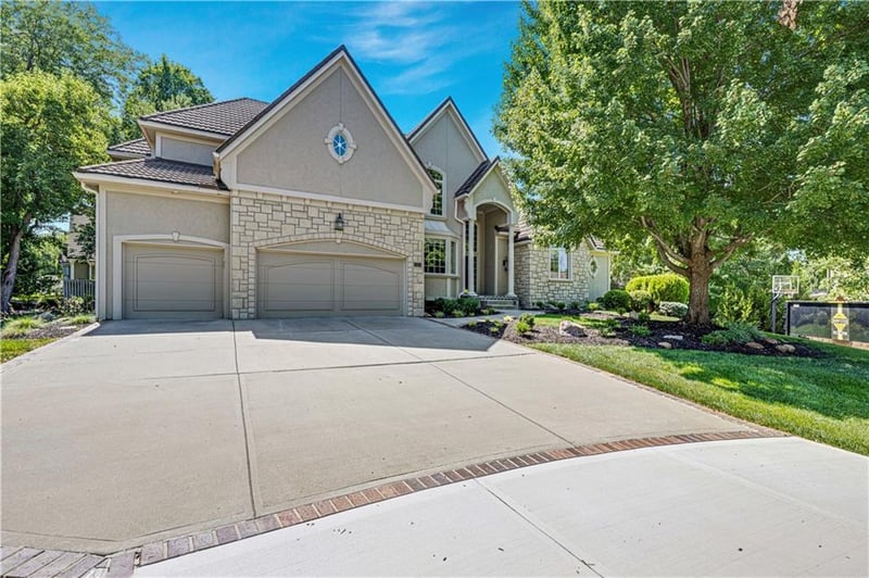 10853 Cedar Niles Cir, Olathe, KS 66061