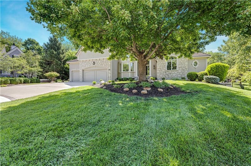 10853 Cedar Niles Cir, Olathe, KS 66061