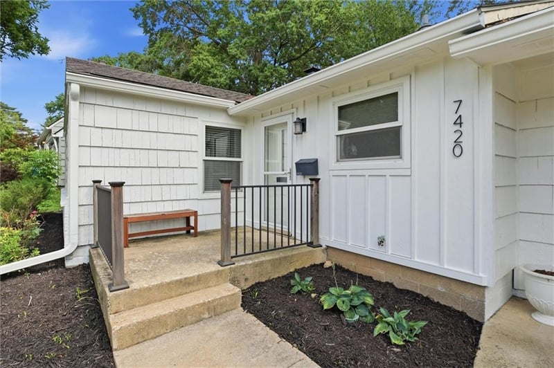7420 Cherokee Dr, Prairie Village, KS 66208