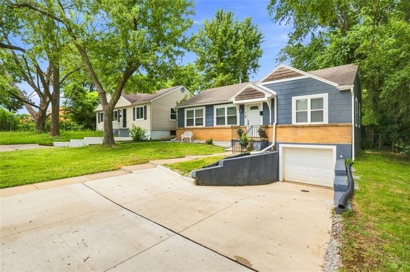 1146 67th St, Kansas City, MO 64131
