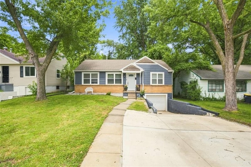 1146 67th St, Kansas City, MO 64131