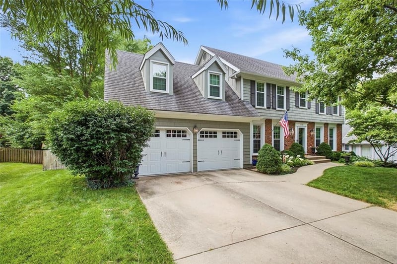 12104 Ballentine St, Overland Park, KS 66213