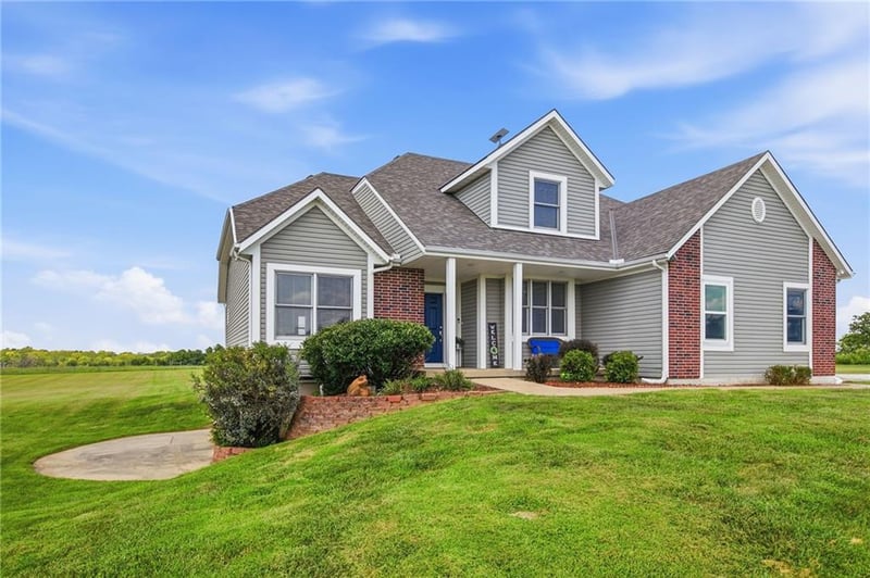 4962 W 351st St, Louisburg, KS 66053