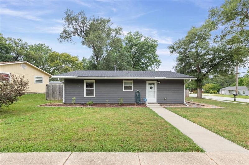 1333 19th St, Lawrence, KS 66046
