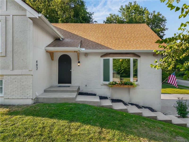 402 Kingsley Ave, Liberty, MO 64068