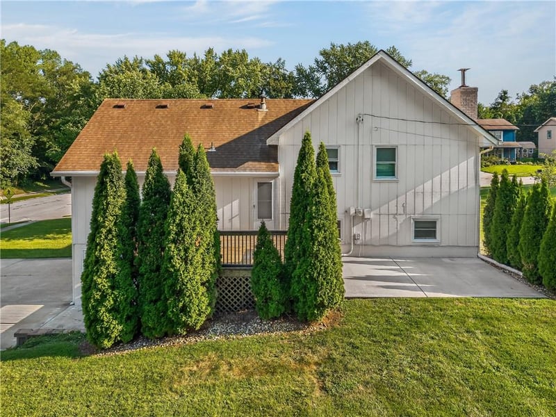 402 Kingsley Ave, Liberty, MO 64068