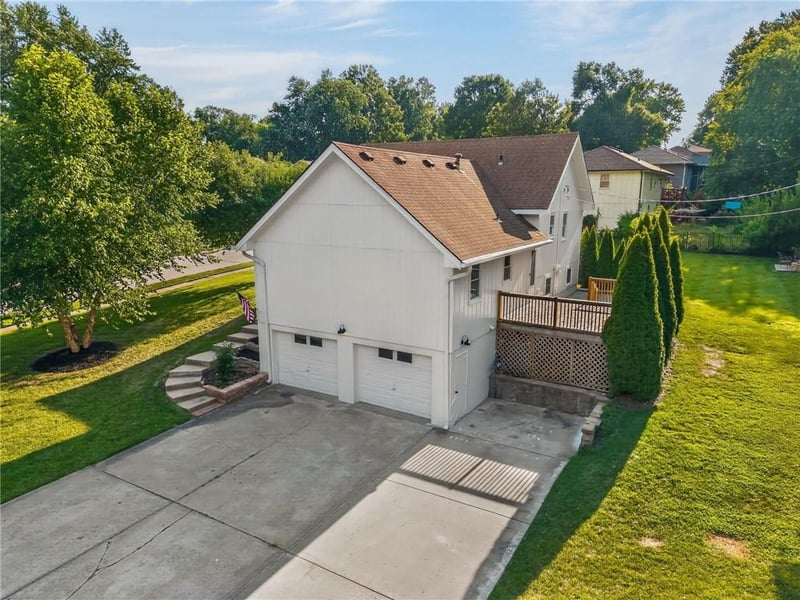 402 Kingsley Ave, Liberty, MO 64068