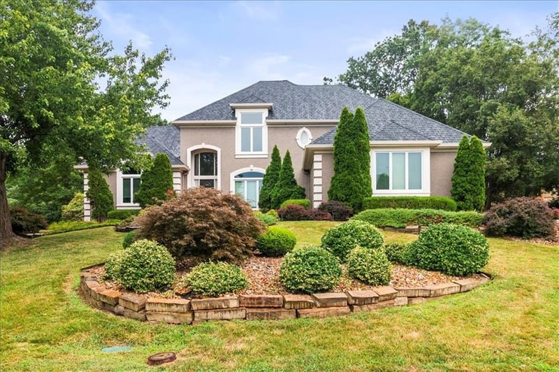 713 Dick Howser Ct, Lee's Summit, MO 64064