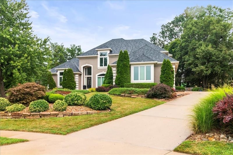 713 Dick Howser Ct, Lee's Summit, MO 64064
