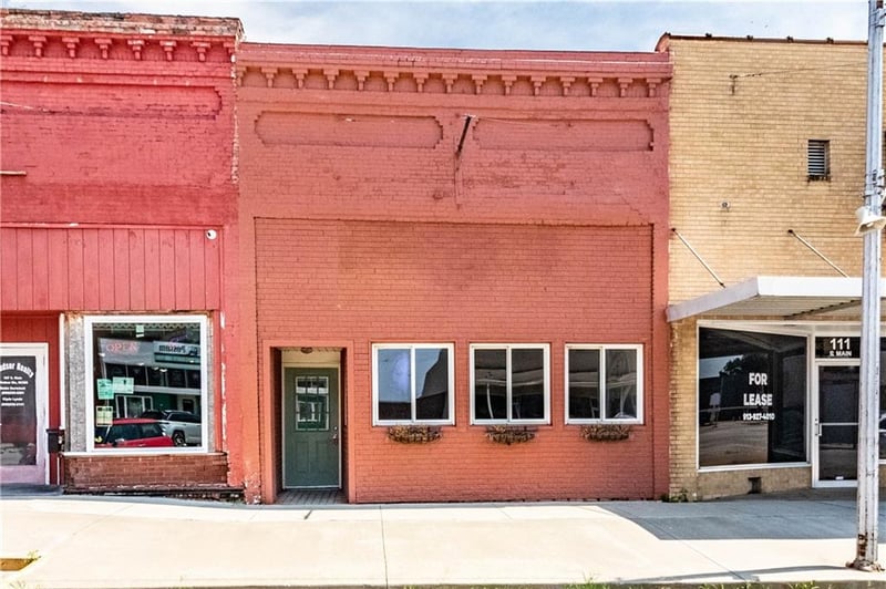 109 Main St, Windsor, MO 65360