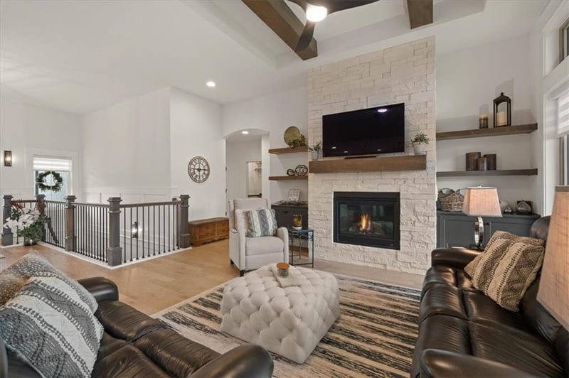 1108 Deer Run Dr, Greenwood, MO 64034