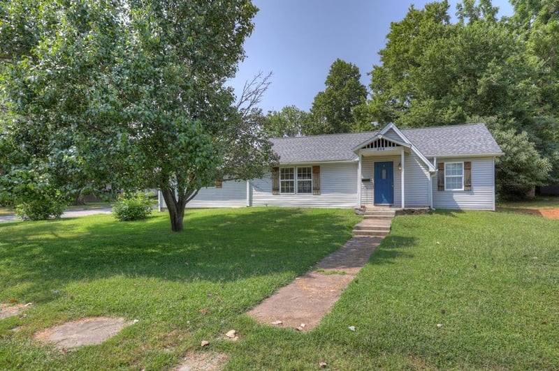 504 6th St, Baxter Springs, KS 66713