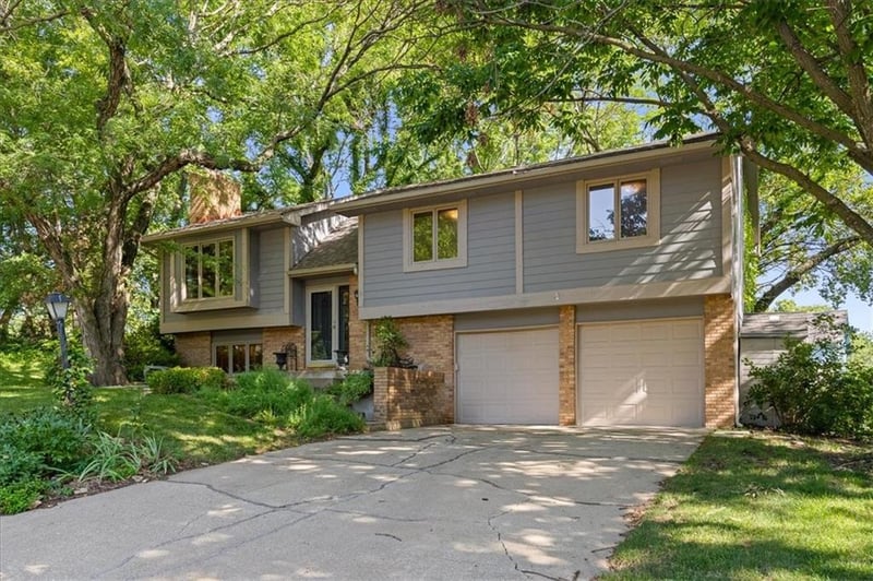 1109 Jana Ct, Lawrence, KS 66049
