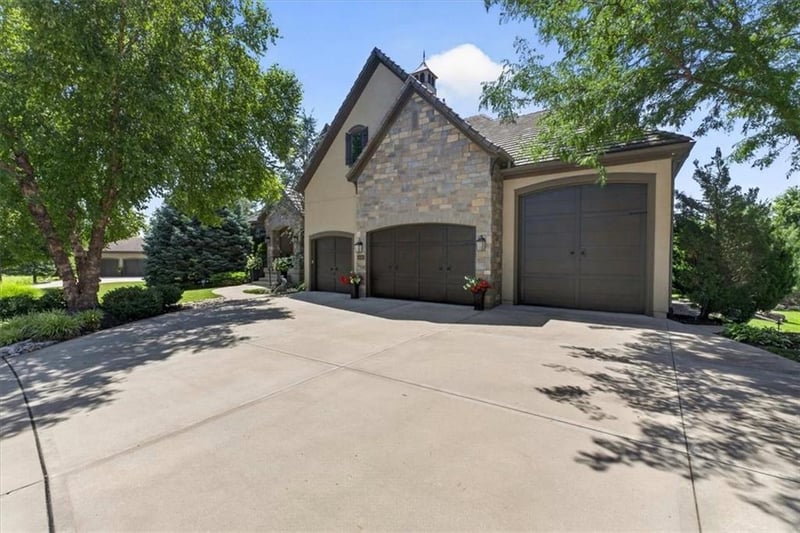 12605 160 St, Overland Park, KS 66221
