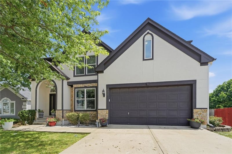 9317 Charlotte Ct, Kansas City, MO 64155