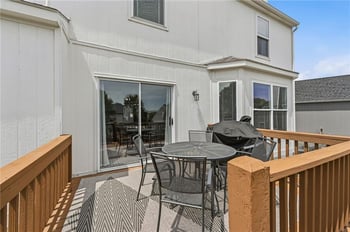 9317 N Charlotte Ct, Kansas City, MO 64155