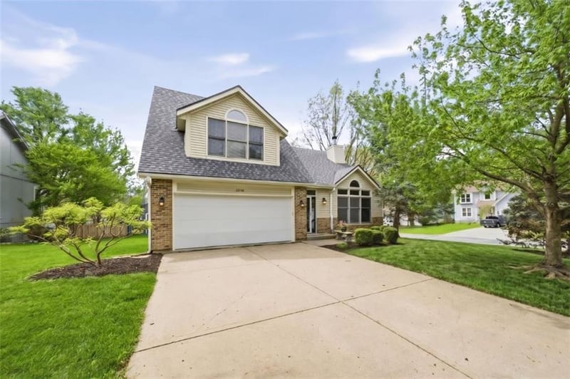 12502 Alcan Cir, Olathe, KS 66062
