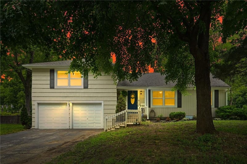 6400 110th St, Kansas City, MO 64134