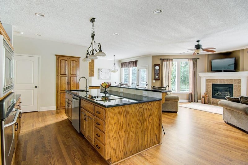 24115 79th Ter, Lenexa, KS 66227