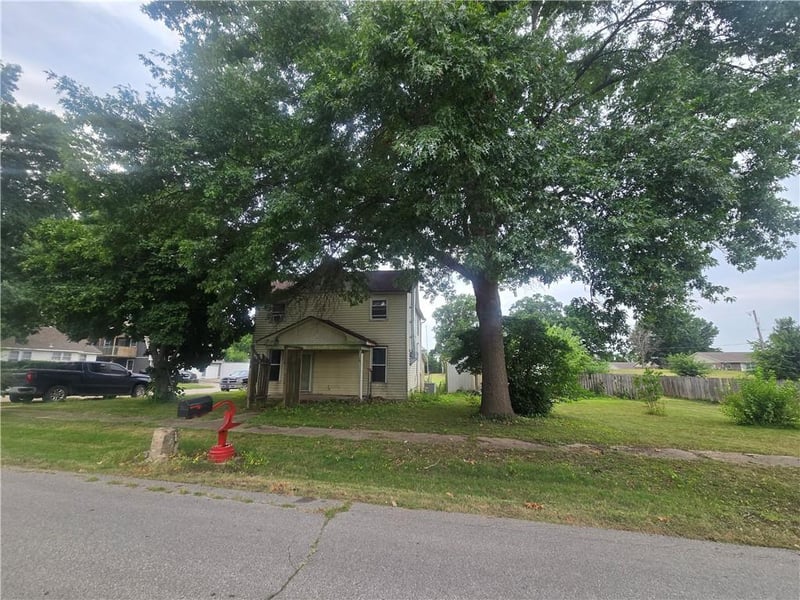 230 Osage St, Buckner, MO 64016