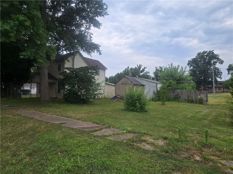 230 Osage St, Buckner, MO 64016