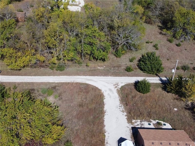 45 Illinois Dr, Linn Valley, KS 66040