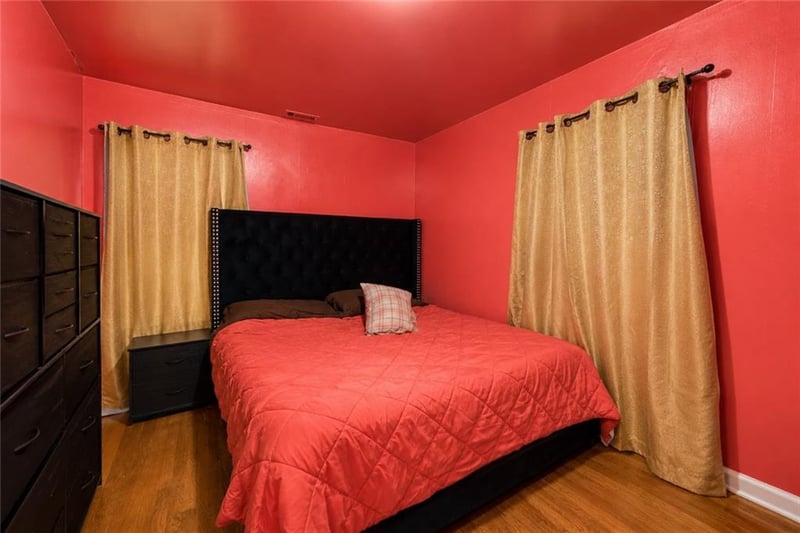 118 Carlisle St, Sugar Creek, MO 64054