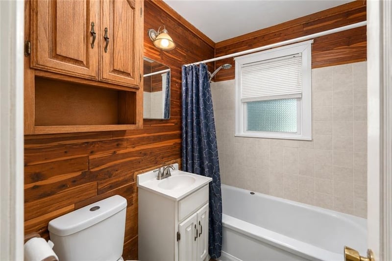 118 Carlisle St, Sugar Creek, MO 64054