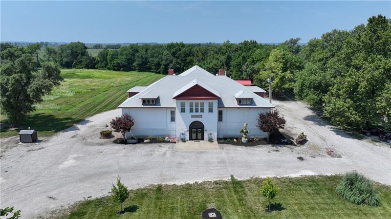 402 Rulo St, Bigelow, MO 64437