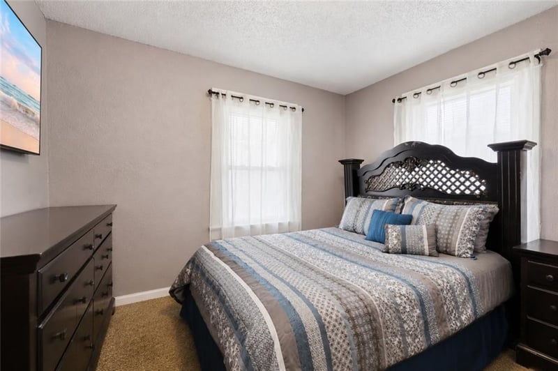 6920 Benton Ave, Kansas City, MO 64132