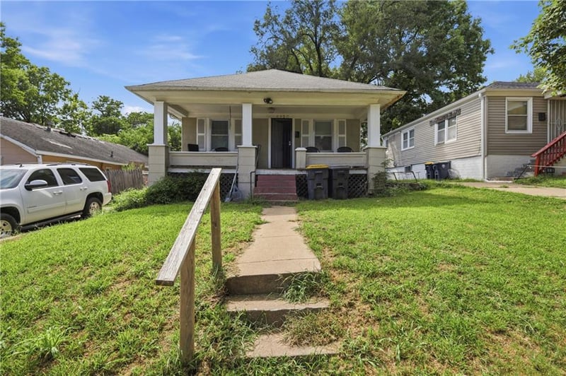 6920 Benton Ave, Kansas City, MO 64132