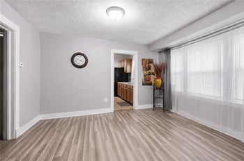 6920 S Benton Ave, Kansas City, MO 64132