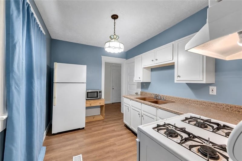 3944 Brooklyn Ave, Kansas City, MO 64130