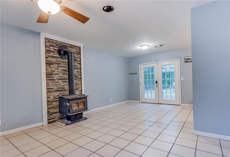 22 Turner Ln, Lacygne, KS 66040
