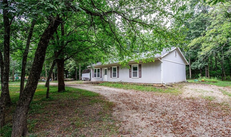 22 Turner Ln, Lacygne, KS 66040