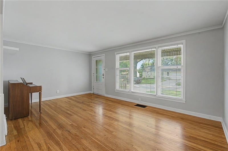 606 43rd Ter, Kansas City, MO 64116