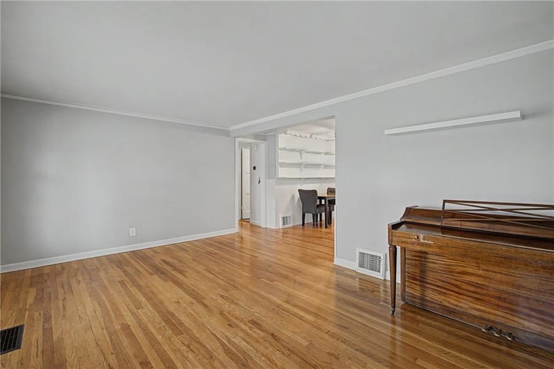 606 43rd Ter, Kansas City, MO 64116