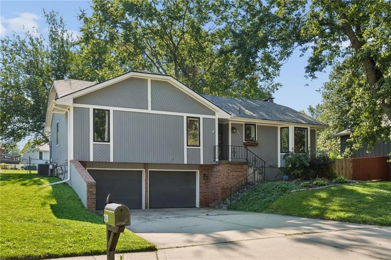 1201 Bristol Way, Liberty, MO 64068